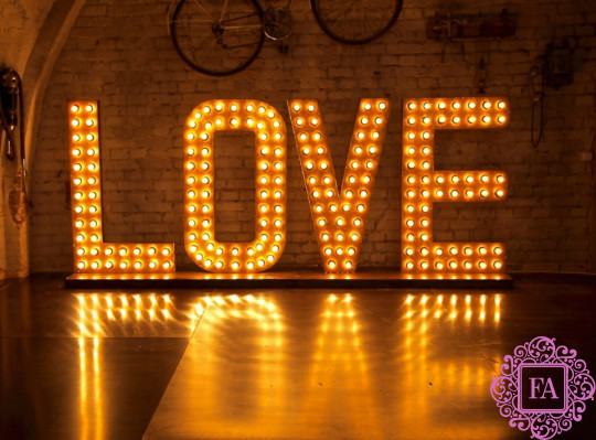 Буквы LOVE